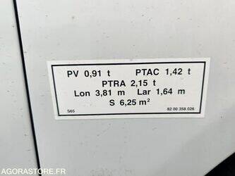 2004-renault-clio-1470245-48390357