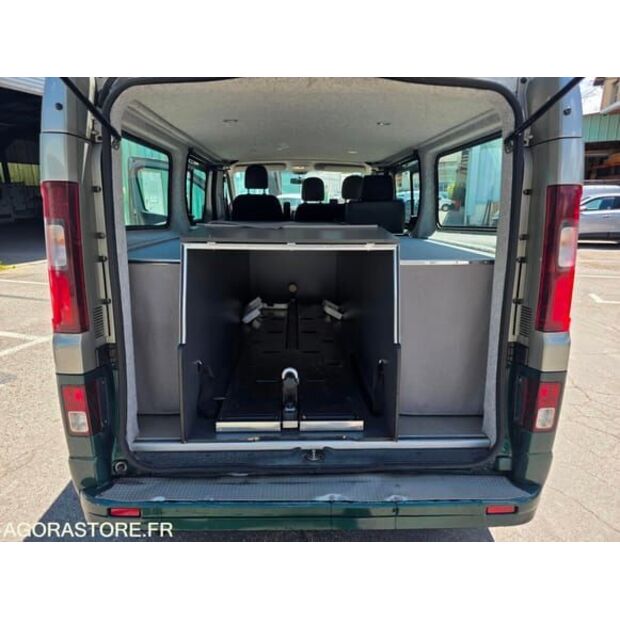 2015 Renault Trafic-48392566