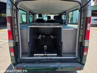 2015-renault-trafic-1466493-48392566