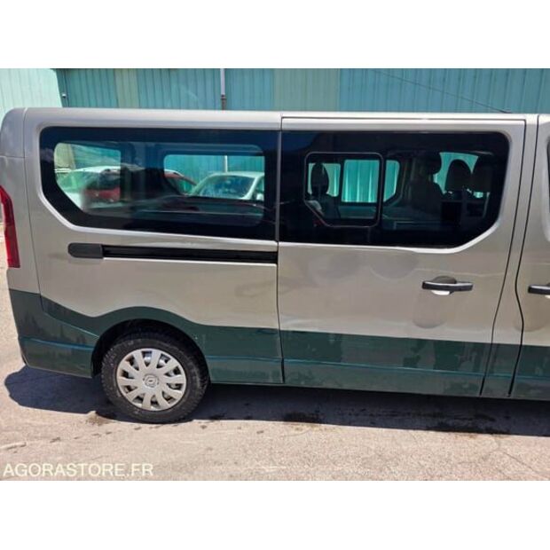 2015 Renault Trafic-48392570