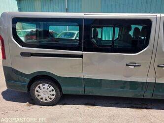 2015-renault-trafic-1466493-48392570