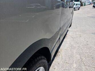 2015-renault-trafic-1466493-48392575