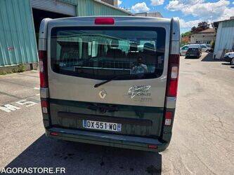 2015-renault-trafic-1466493-48392577