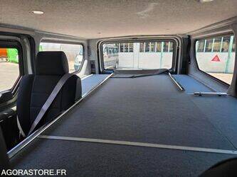 2015-renault-trafic-1466493-48392585