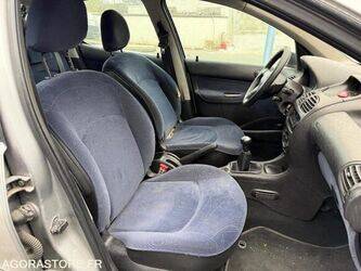 2001-peugeot-206-1400527-48392819