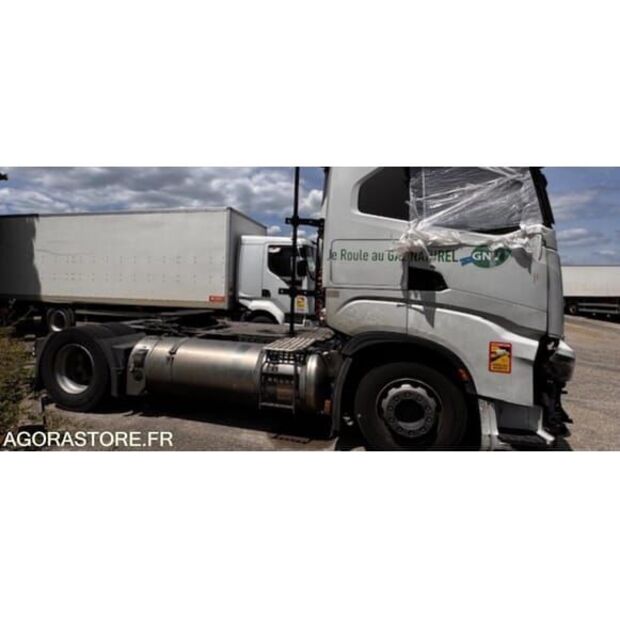 2022 Iveco 440S46-48393385