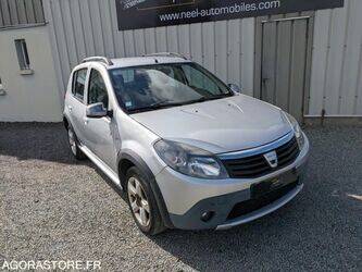 2009-dacia-sandero-1463620-48393667
