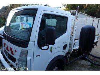 2010-renault-maxity-1461143-48394006