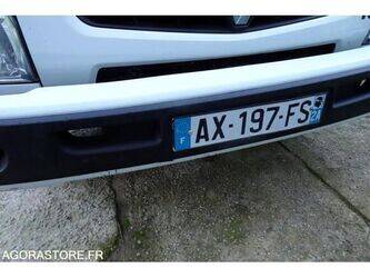 2010-renault-maxity-1461143-48394008