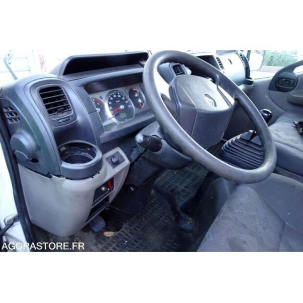 2010 Renault Maxity-48394016