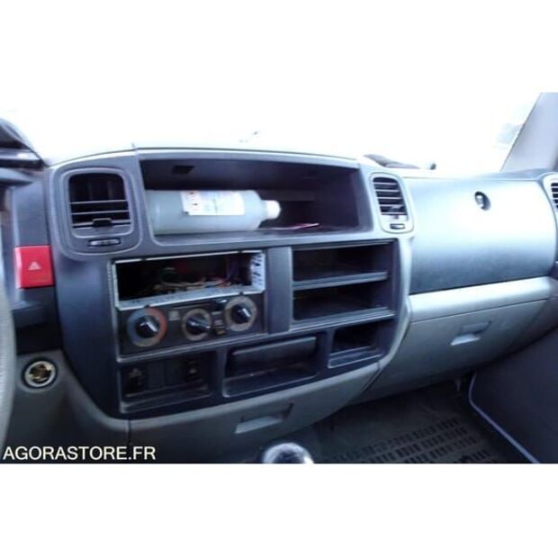 2010 Renault Maxity-48394021