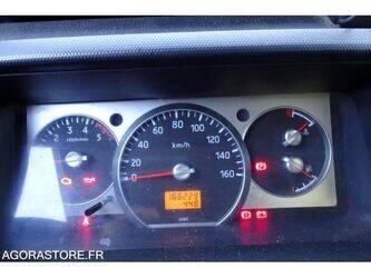 2010-renault-maxity-1461143-48394023