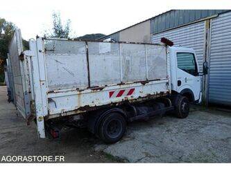 2010-renault-maxity-1461143-48394031
