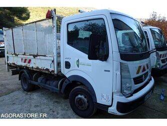 2010-renault-maxity-1461143-48394033