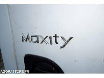 2010-renault-maxity-1461143-48394036