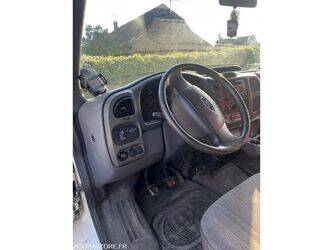 2005-ford-transit-1458407-48394335