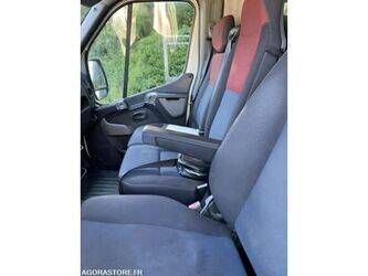 2010-renault-master-1455469-48394458
