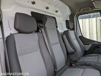 2012-renault-master-1453445-48394514