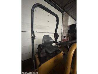 caterpillar-120-48394544