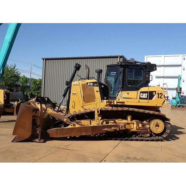 2017 كاتربيلر D7E-48397374