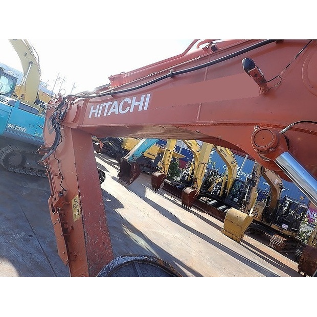 2020 Hitachi ZX330LC-6-48398336