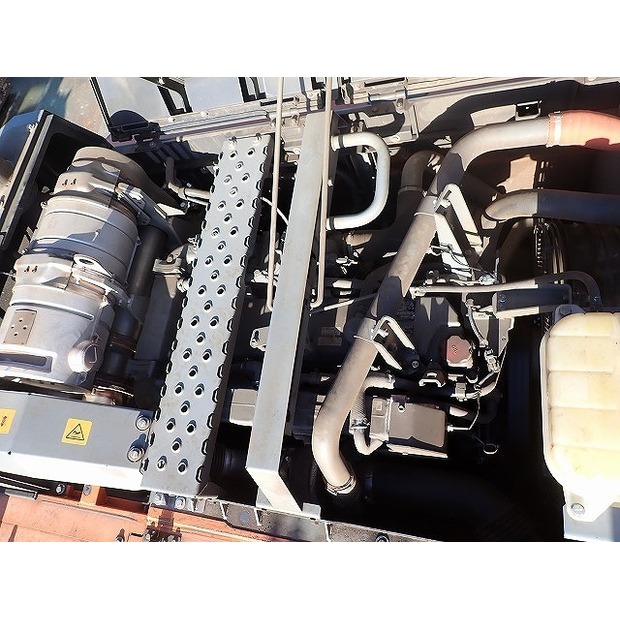 2020 Hitachi ZX330LC-6-48398347