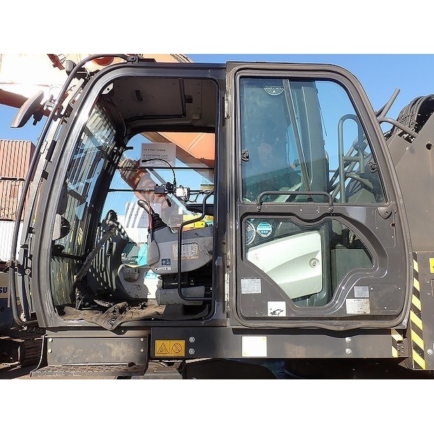 2020 Hitachi ZX330LC-6-48398353