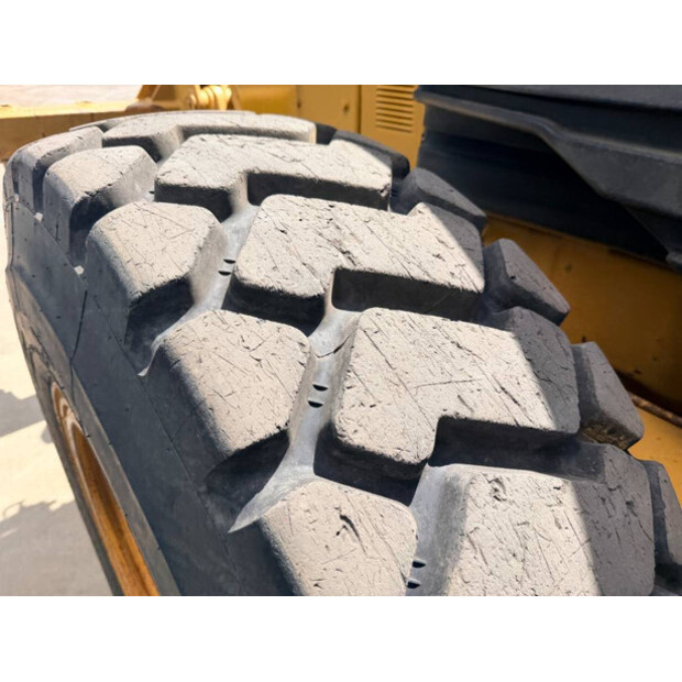 2005 Caterpillar 140HII-48400455
