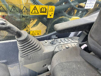 2013-komatsu-pc240lc-10-1471207-48401682