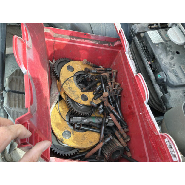 2013 Komatsu PC240LC-10-48401685