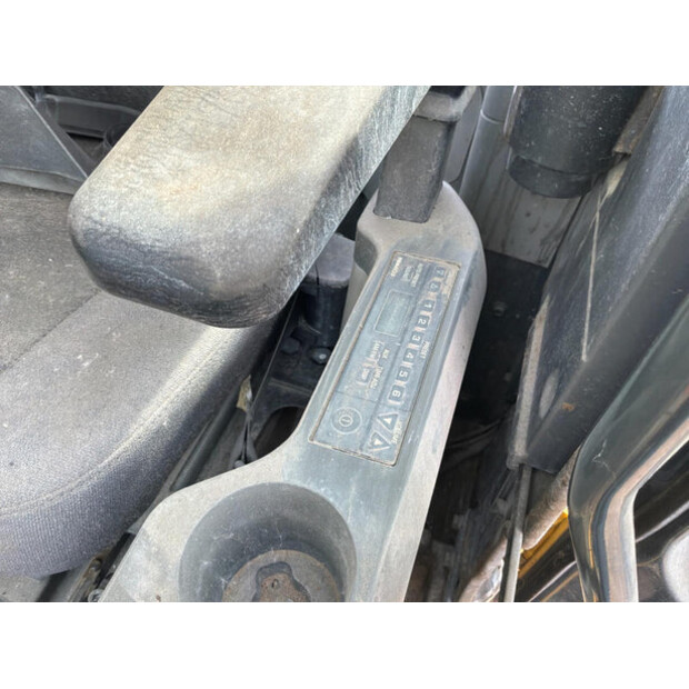 2013 Komatsu PC240LC-10-48401686