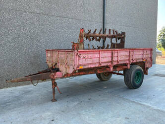 صورة ل ناثرات الأسمدة 1973 Cavero T400
