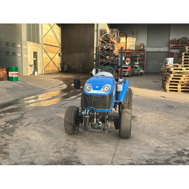 2013 New Holland Boomer LA 25-48402051