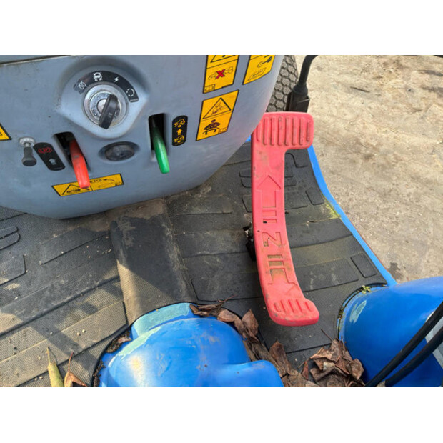 2013 New Holland Boomer LA 25-48402067