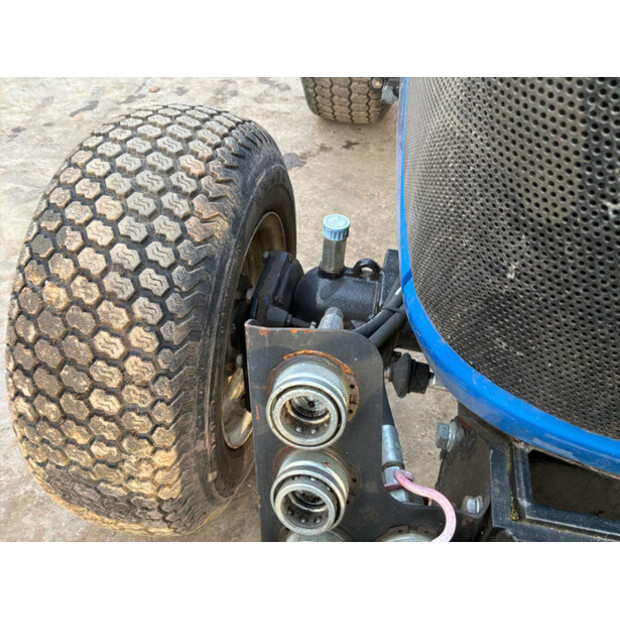 2013 New Holland Boomer LA 25-48402075