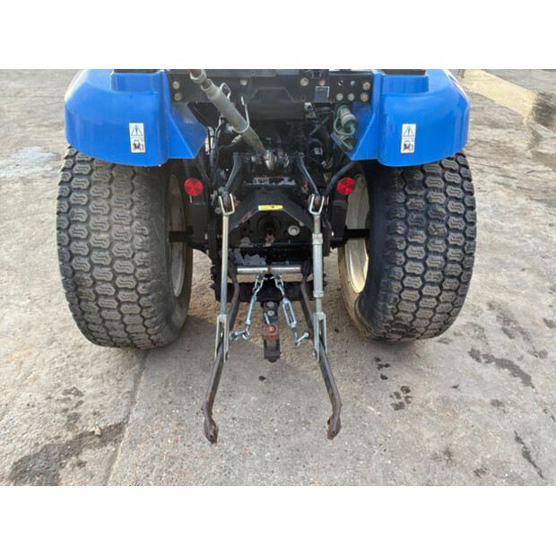 2013 New Holland Boomer LA 25-48402082