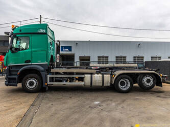 2014-mercedes-benz-arocs-2643-1471238-48402509