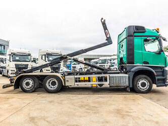 2014-mercedes-benz-arocs-2643-1471238-48402511