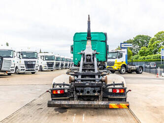 2014-mercedes-benz-arocs-2643-1471238-48402512