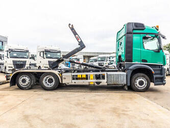 2014-mercedes-benz-arocs-2643-1471238-48402514