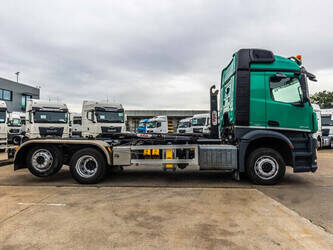 2014-mercedes-benz-arocs-2643-1471238-48402525