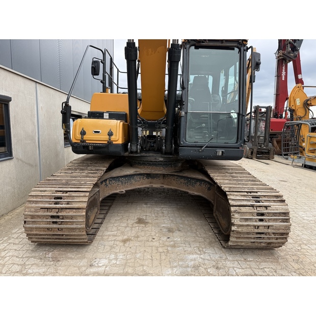 2017 هيونداي HX220L-48410676