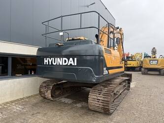 2017-hyundai-hx220l-1471296-48410679