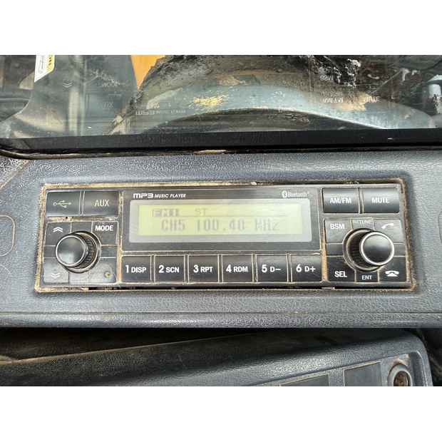 2017 هيونداي HX220L-48410686
