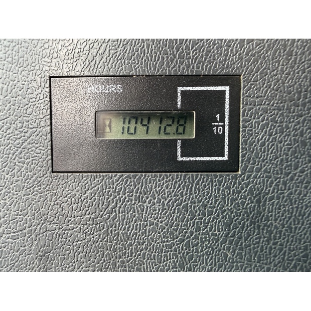 2017 هيونداي HX220L-48410688