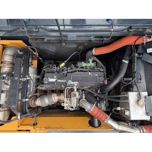 2017 هيونداي HX220L-48410695