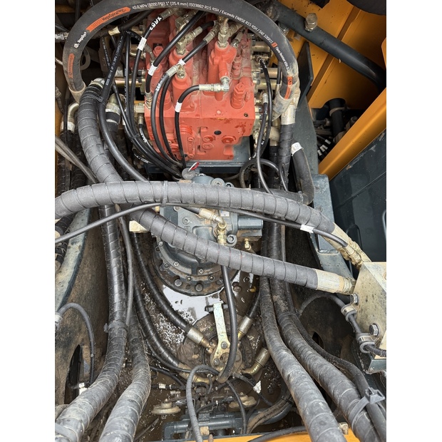 2017 هيونداي HX220L-48410706