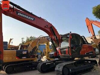 صورة ل حفارات مجنزرة 2022 دووسان DX225