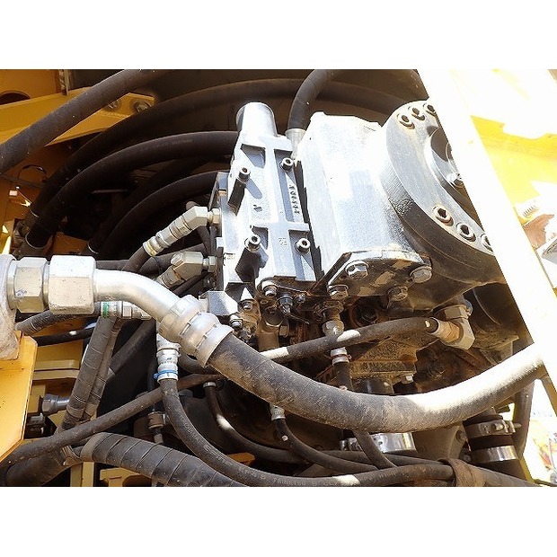 2019 Komatsu PC700LC-11-48423785