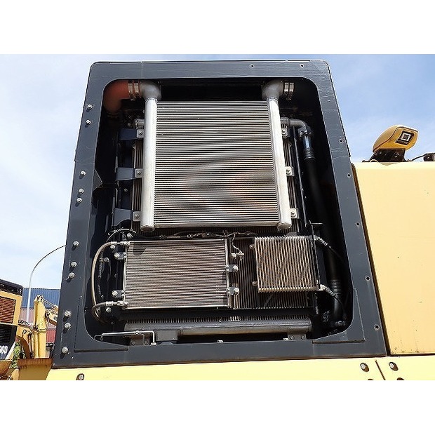 2019 Komatsu PC700LC-11-48423786